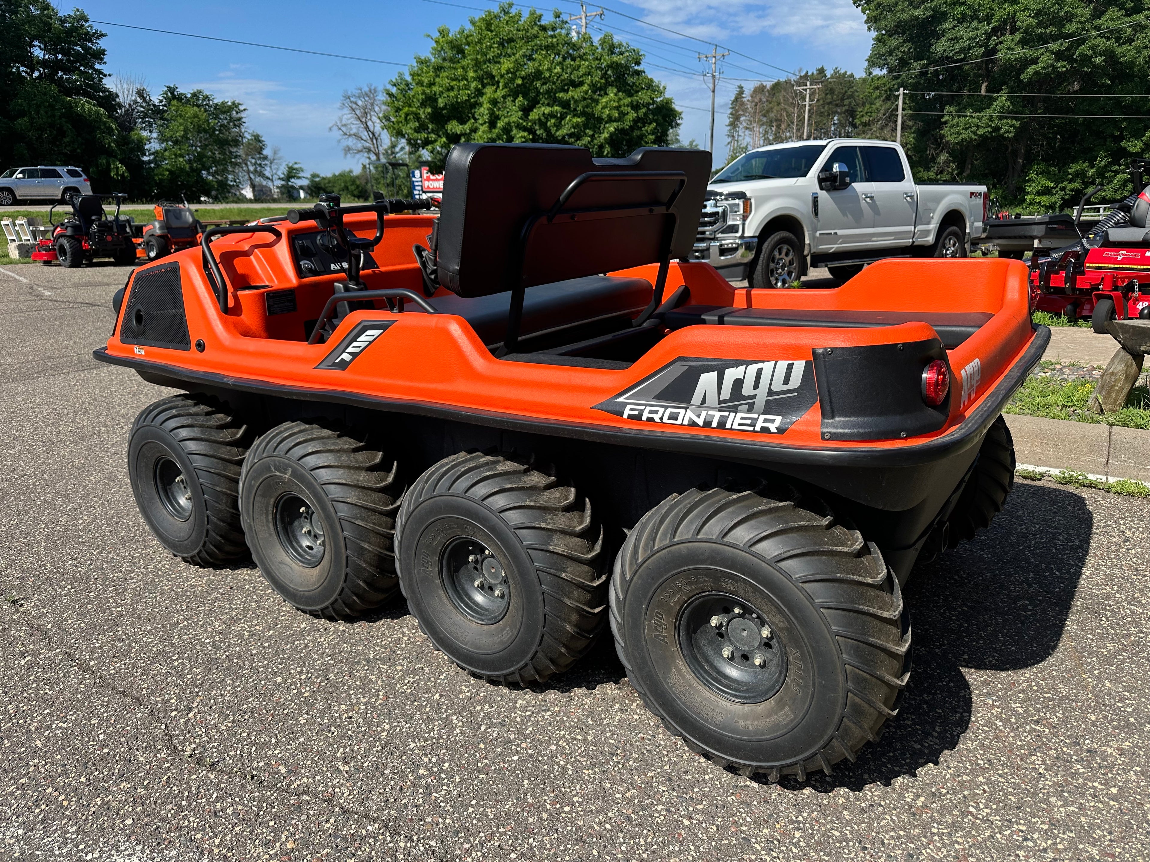 Frontier 8x8 700 (Orange)