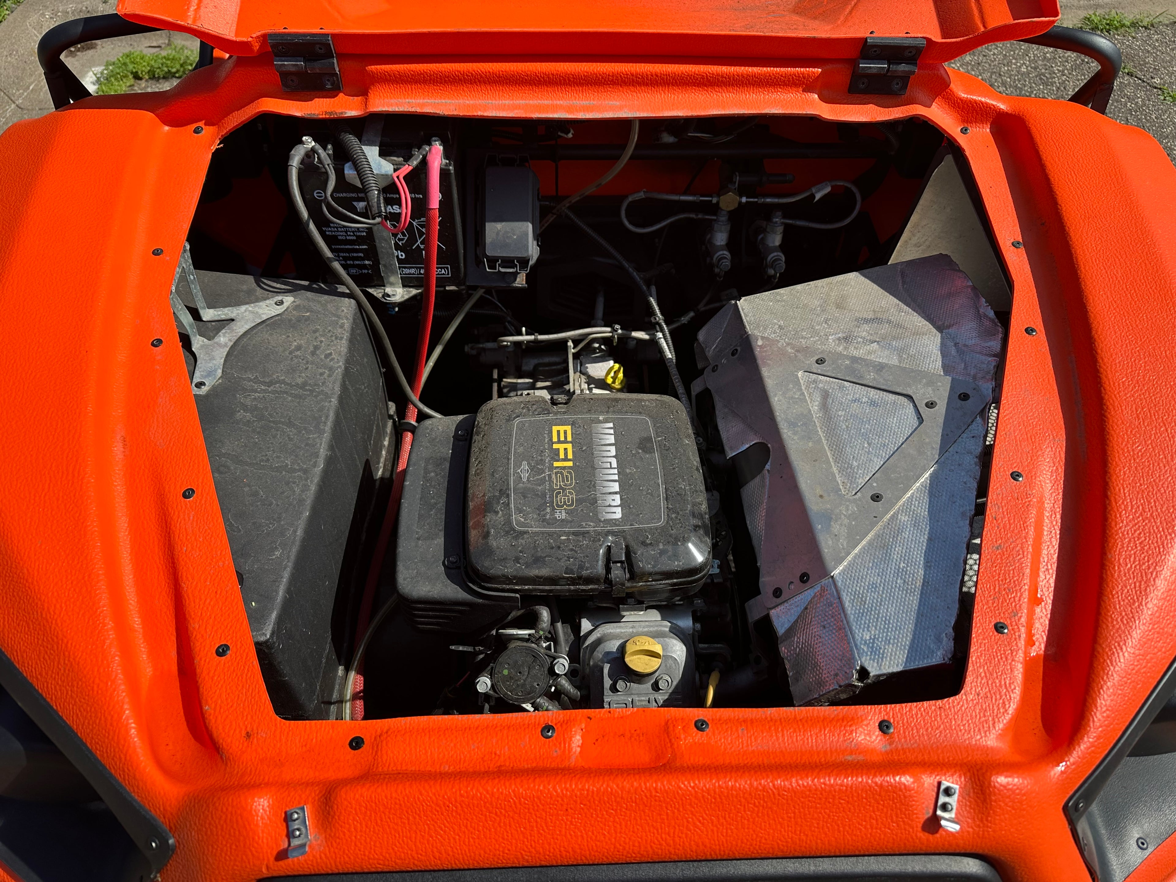 Frontier 8x8 700 (Orange)